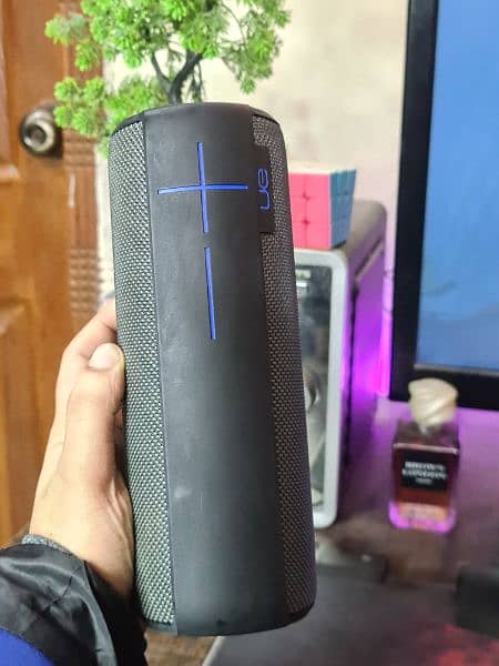 UE Megaboom With Carrying Box New Condition All Accessories 5