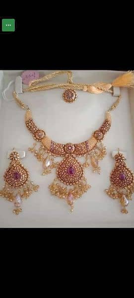 gold chains necklace loket sets available 11