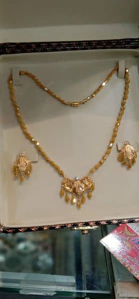 gold chains necklace loket sets available 12