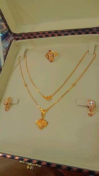 gold chains necklace loket sets available 8