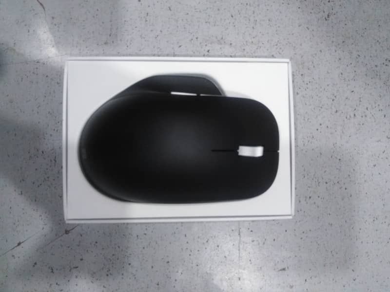 microsoft Bluetooth Ergonomic mouse - Matte Black 2