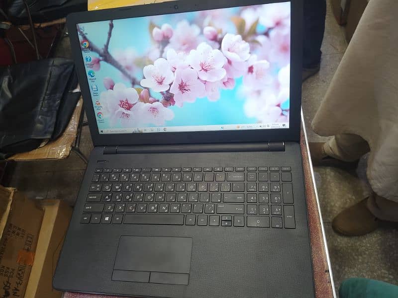 HP 15 BS core i5 7th gen 128ssd 750hdd 2GB graphics card 10/10 1