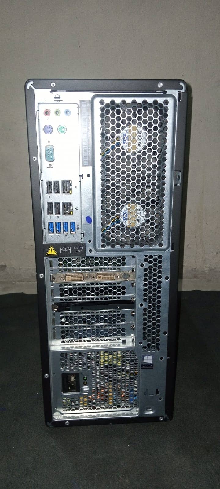 Lenovo P710 / Double E5 2620 V3 / 8GB Ram / 500GB Hard 4