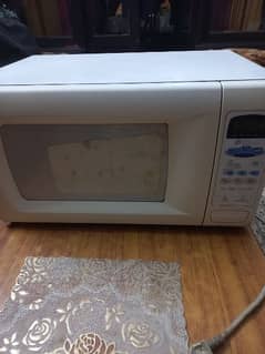 Dawlance 36 litres microwave oven 1400W