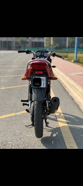 YBR 125 Red Color. 7