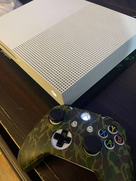 XBOX ONE S FOR SELL 2