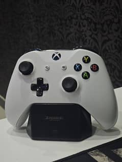 Xbox One S/X controller Charging Dock and Battery