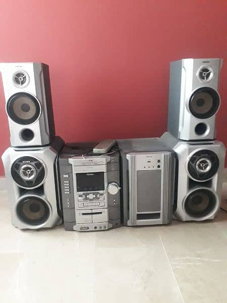 SONY RV8 5.1 HOMETHEATER SYSTEM 1