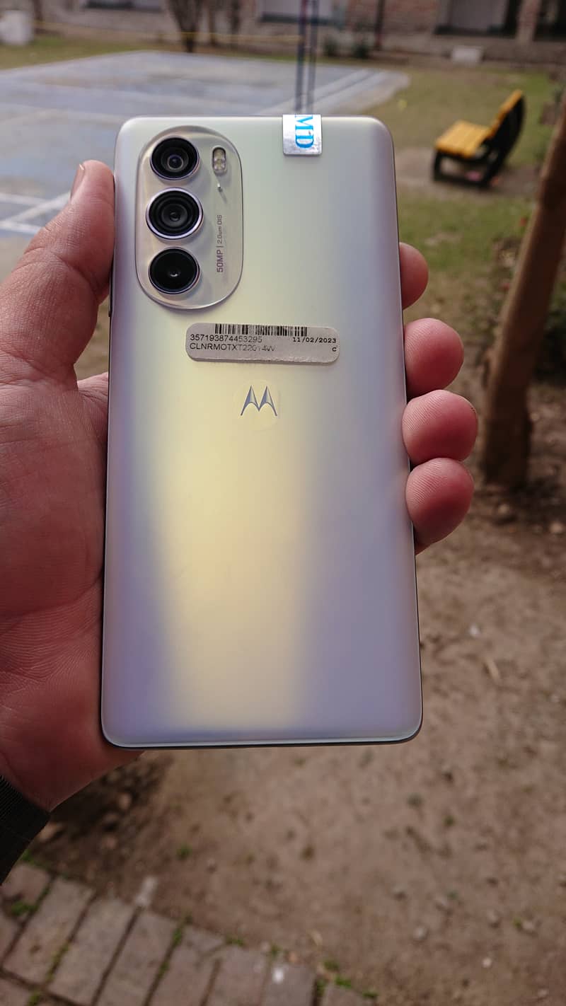 Motorola Edge plus (2022) 5