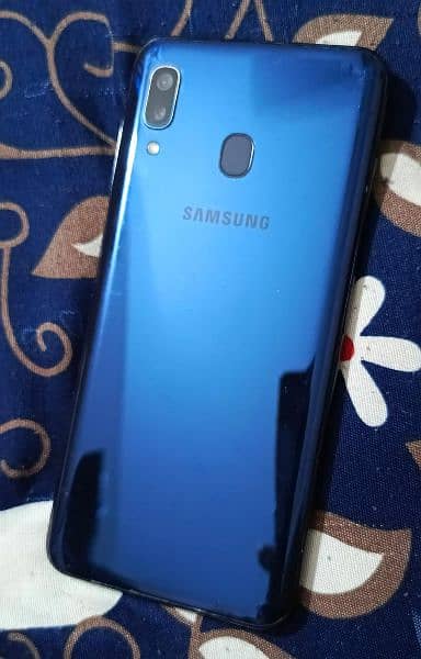 Samsung Galaxy A20. . 1