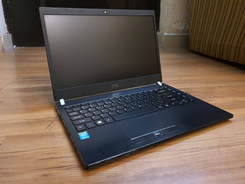 Acer travelmate i5 5th gen in neat cond sleek and fancy laptop 2