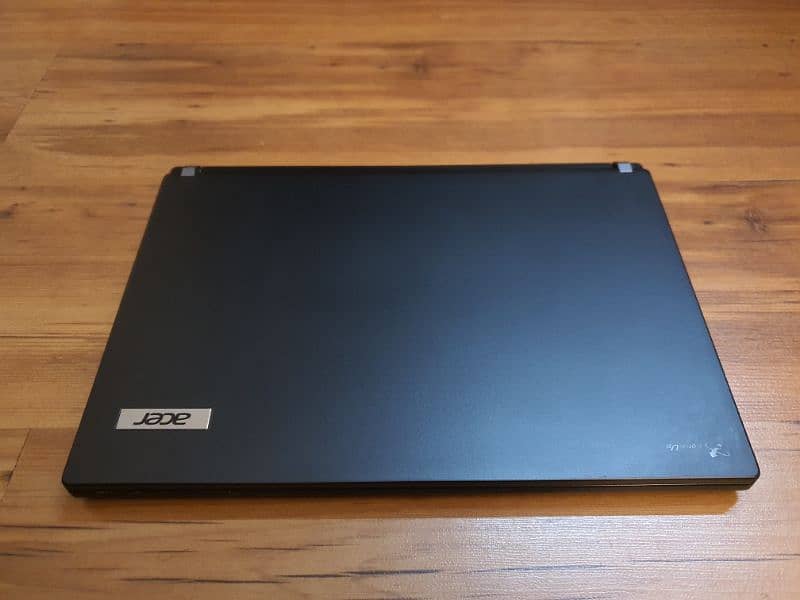 Acer travelmate i5 5th gen in neat cond sleek and fancy laptop 8