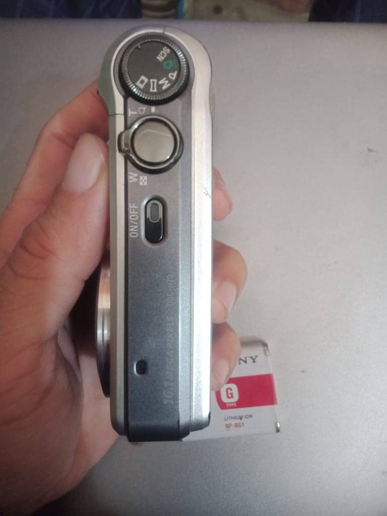 Sony Cyber-Shot DSC-H70 16.1 MP Digital Still Camera with 10x Wide 4