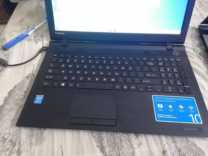 Toshiba satellite  core i7 5th gen, 8 gb ram, 180 gb ssd 2