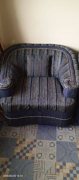 5 Seater Good Quality Blue Color Sofa Set. 1