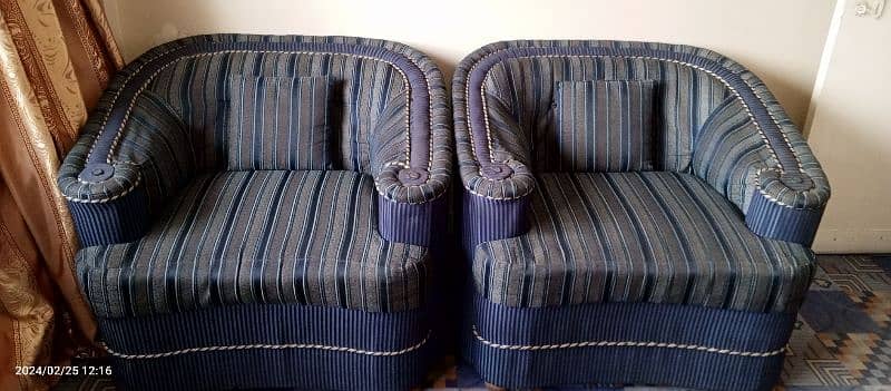 5 Seater Good Quality Blue Color Sofa Set. 7
