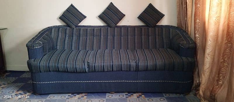 5 Seater Good Quality Blue Color Sofa Set. 11