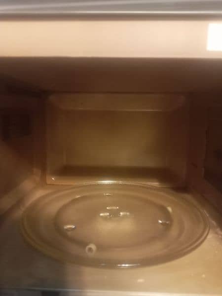 used microwave in a gud condition 1