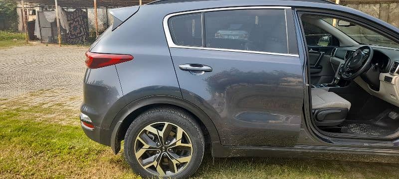 Kia sportage FWD for sale 2