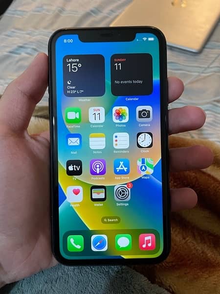 iPhone 11 factory unlocked 64 GB non pta 2