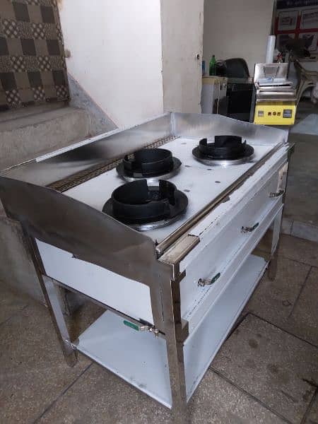 Chinese stove 3 burners  size 30x48 with water system 7