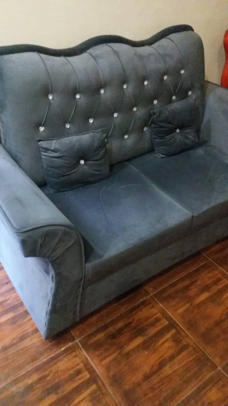 6 seater sofa with cousins and 2 royal chairs with stool and cousins 4