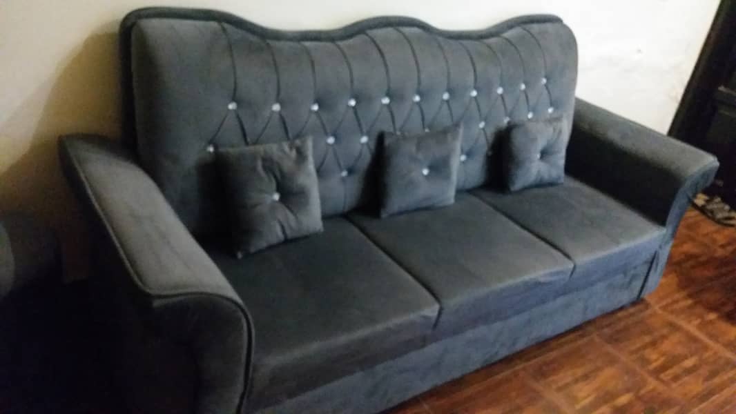 6 seater sofa with cousins and 2 royal chairs with stool and cousins 5