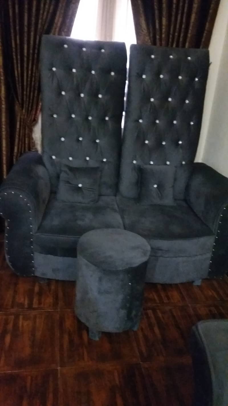 6 seater sofa with cousins and 2 royal chairs with stool and cousins 7