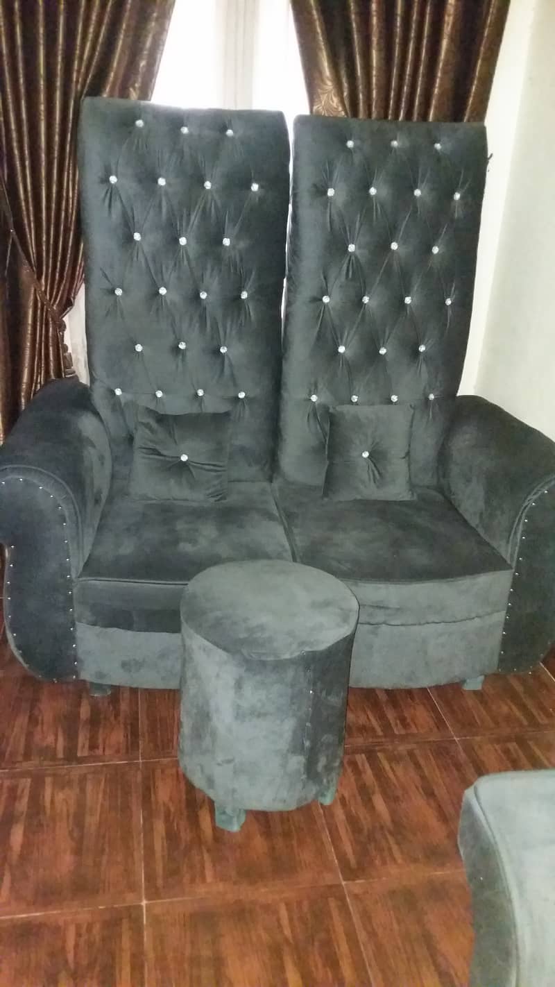 6 seater sofa with cousins and 2 royal chairs with stool and cousins 9