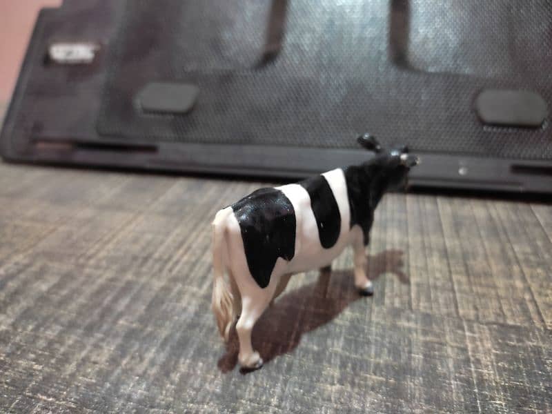 small toy cow for kids 2