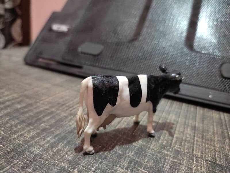 small toy cow for kids 3