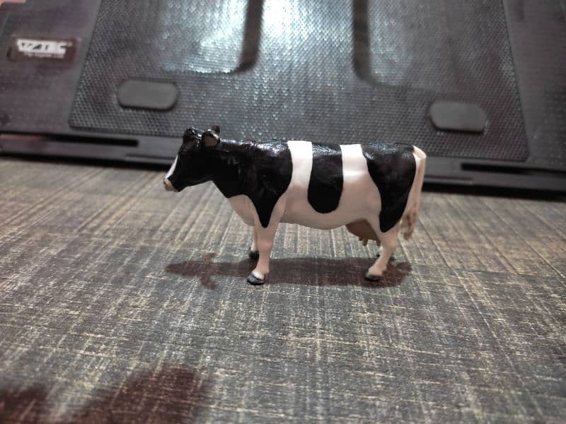 small toy cow for kids 4
