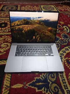 MacBook pro 2019 16 inch 512 ssd