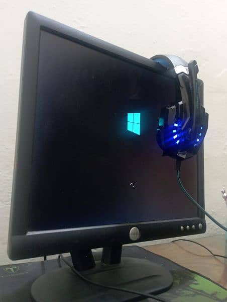 Gaming Pc with accessories.  Just plug and play 1