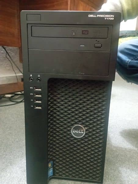 Gaming Pc with accessories.  Just plug and play 3