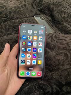 Iphone 11 64GB Red  10/10  Water Pack