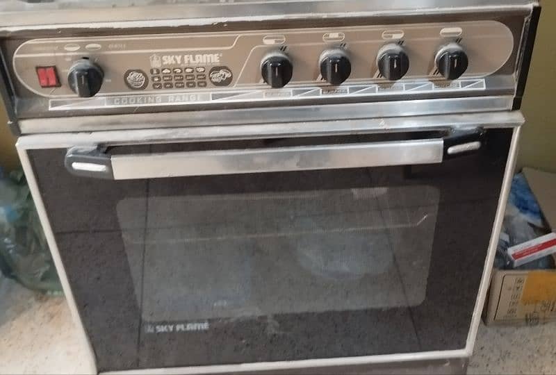 cooking range for sell in very good condition 2