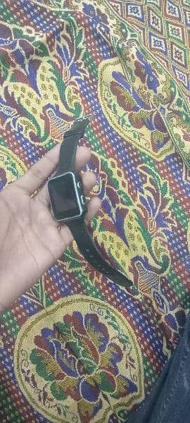 Smart watch  he have a call option 1