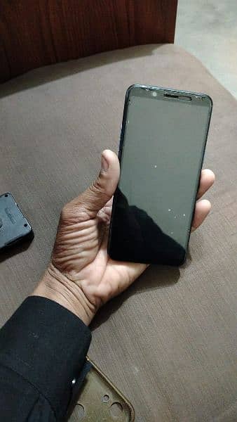 Oppo F5 4GB 64GB. OK phone axchange possible Whatsapp 03107666868