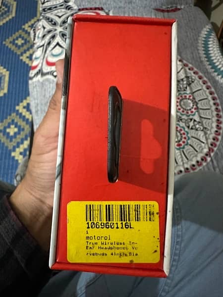 original Motorola Earsbuds with box 2 year used still perfect conditon 4