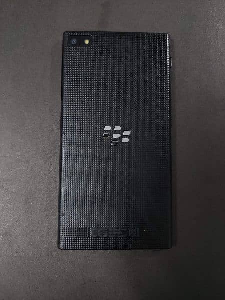 Blackberry Z3 UK imported COD delivery POSSIBLE all over pakistan 2