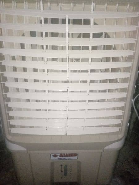 Brand New Air cooler with cooling pads and ice bottles 2