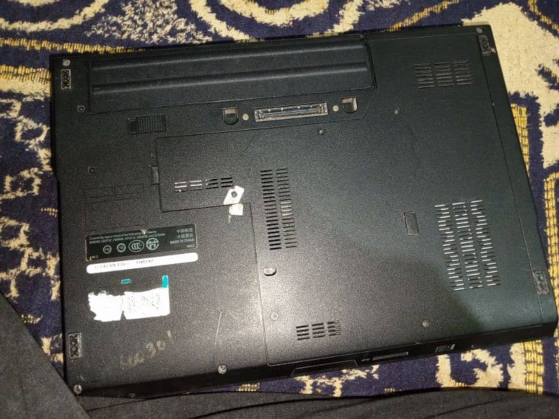 Dell laptop LATITUDE E5400 0