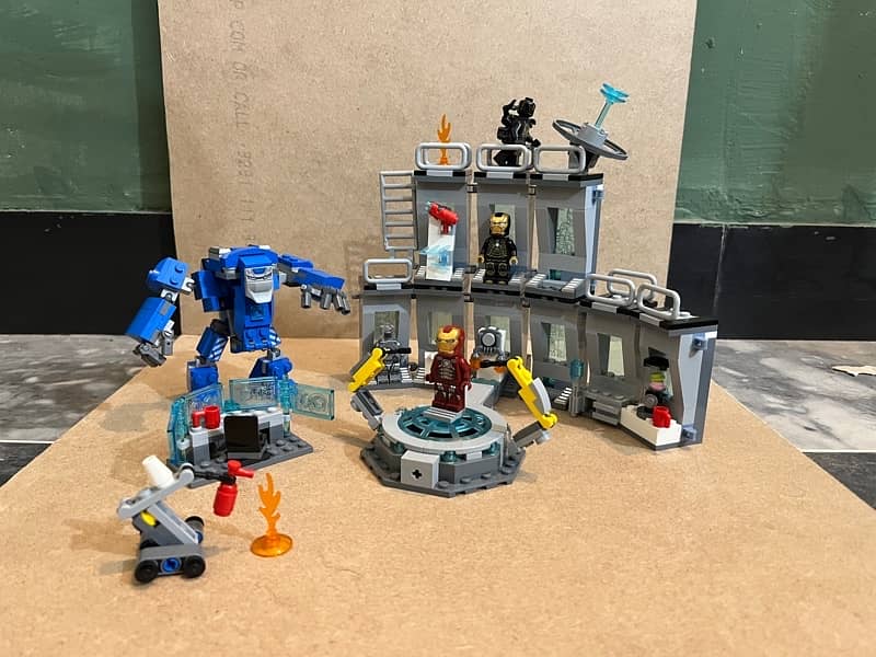 LEGO (Iron Man Hall of Armor) 76125 3