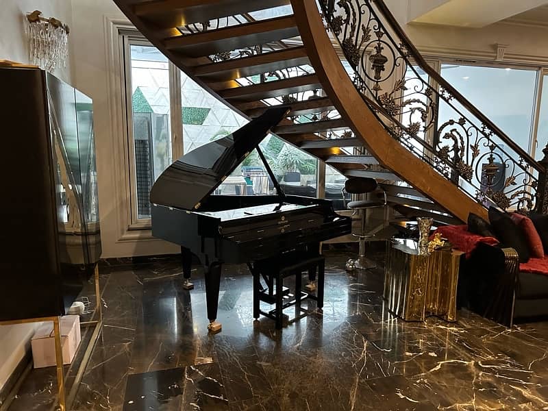 Bassclef Grand Piano / Piano / Sofa / Rug / Interiors 9