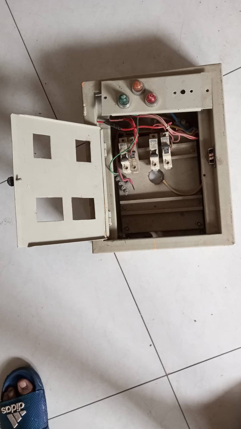 Breaker, circuit power box 3