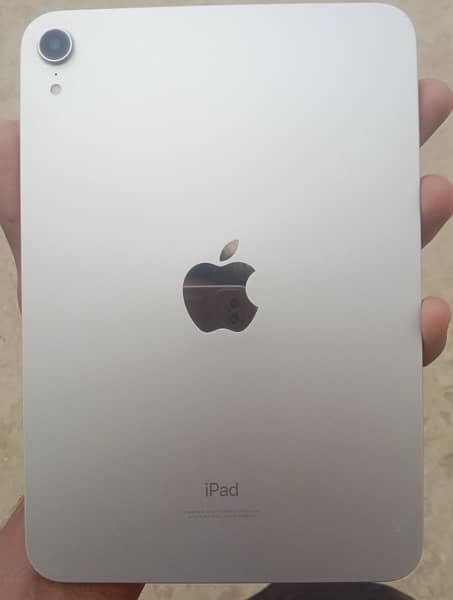 I pad mini 6  64 gb white color 10%10 condition 0