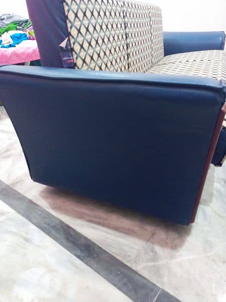 sofa cumbed for sale almost new condition 5