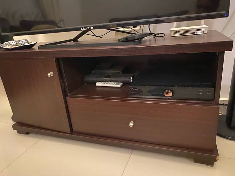 Tv Console 48x18 10/10 condition 2