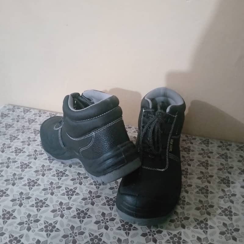 Safety shoes for sale 2
